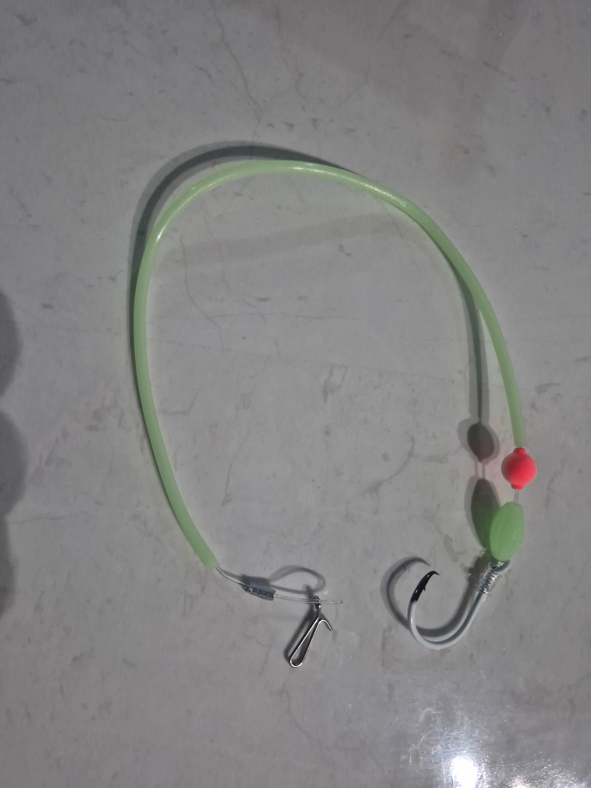 Complete Drone Fishing rig, backbone, traces, breakaway sinker and drone connection with Kairotic saftey clips.